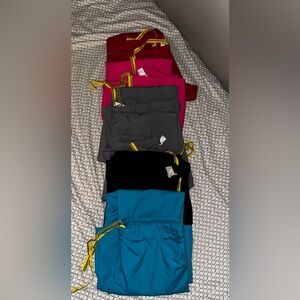 Like new woman’s wonder wink scrub bottoms